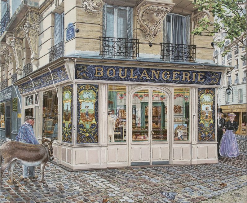 Boulangerie au coin d'une rue, avec des décorations colorées et des clients à l'extérieur.